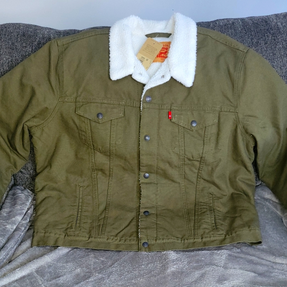 SOLD!! Size XXL - Mens Levi's Sherpa Lined Trucker  Jacket Olive Green